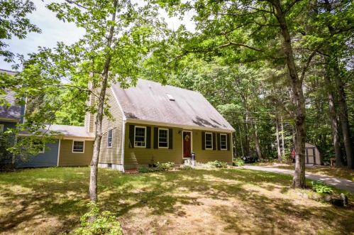 56 Fox Garrison Rd, Lee NH  03861-6338 exterior