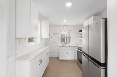 836 Point Judith Rd, South Kingstown RI  02882-5174 exterior