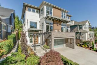 1527 Lyons Ave, Seattle, WA 98059-6048