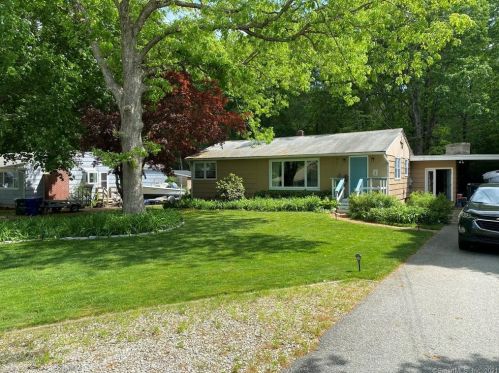 5 Fulmore Dr, Waterford, CT 06385-1503