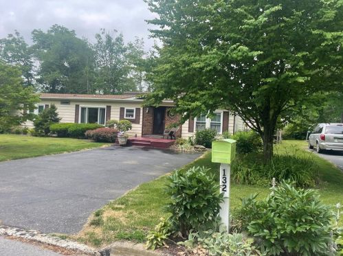 132 Jefferson St, Wind Gap, PA 18091-1314