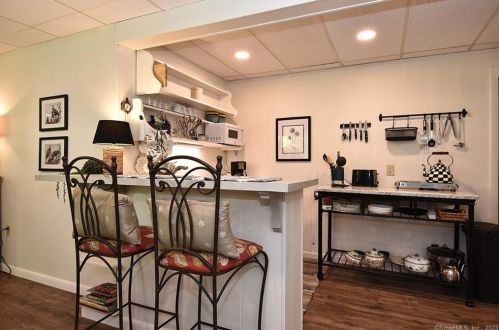 312 Grassy Hill Rd, Lyme CT  06371-3312 exterior