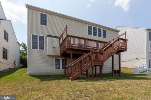 8987 Birch Bay Cir, Lorton VA  22079-5660 exterior