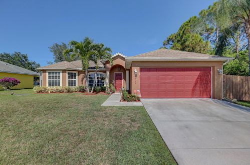 2455 Gamberi St, Fort Pierce, FL 34953-2711