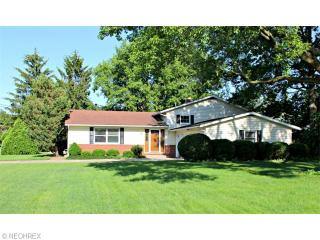 2233 Garden Dr, Avon, OH 44011-2608