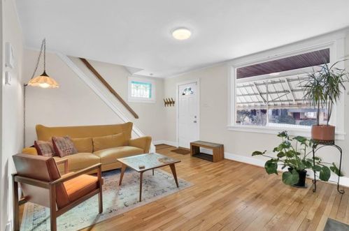 821 Anaheim St, Pittsburgh, PA 15219-5003