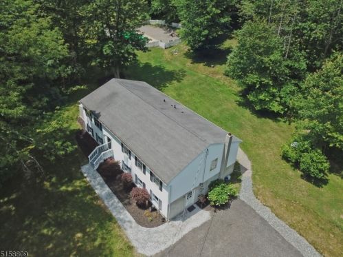 36 Pidgeon Hill Rd, Wantage NJ  07461-2729 exterior