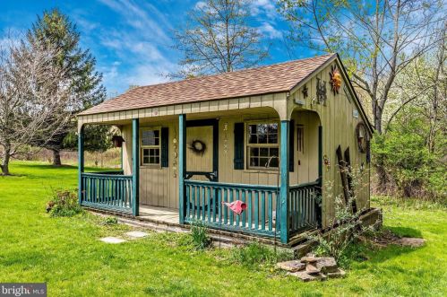 309 Williams Cir, Collegeville PA  19473-2344 exterior