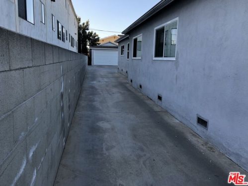 4776 134th St, Hawthorne CA  90250-5722 exterior