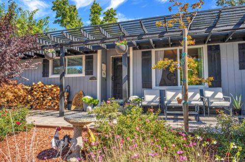 1398 Mellor Dr, Lakeport, CA 95453-3406