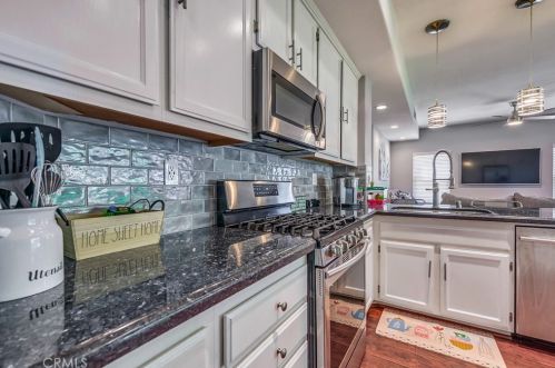 43520 Calle Nacido, Temecula CA  92592-3034 exterior