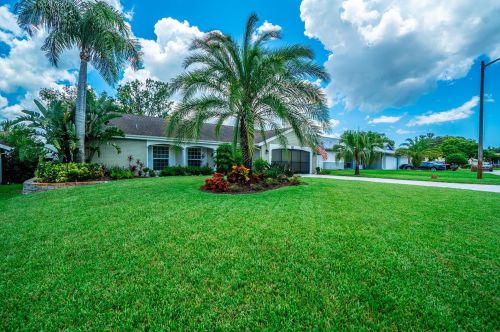8804 Avondale Ln, Port Richey, FL 34667-2617