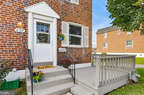 227 Lynn Rd, Ridley Park, PA 19078-1329