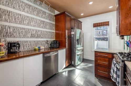 76-38 85th Dr, Jamaica NY  11421-1008 exterior