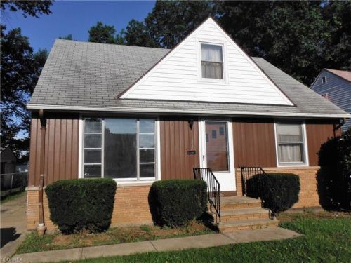 550 253rd St, Cleveland, OH 44132-2206