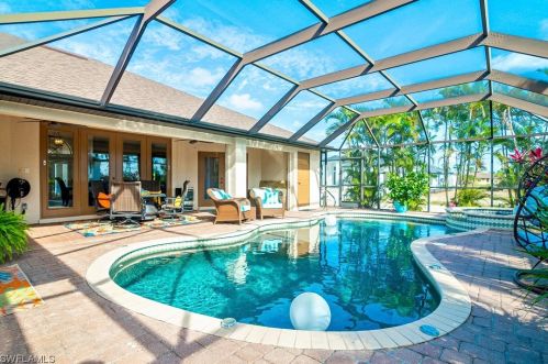 4018 12th St, Cape Coral, FL 33993-2105