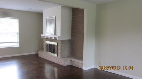 8672 Flicker Ln, Dallas, TX 75238-3864