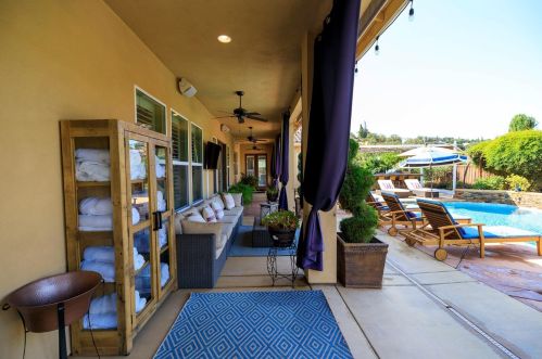 10709 Goldsborough Cir, Valley Home CA  95361-7648 exterior