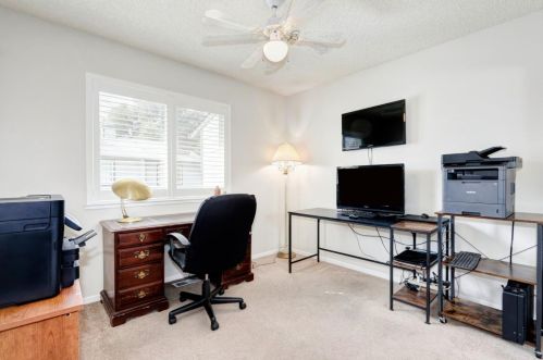 6417 Creekbed Ln, Citrus Heights CA  95621-4854 exterior