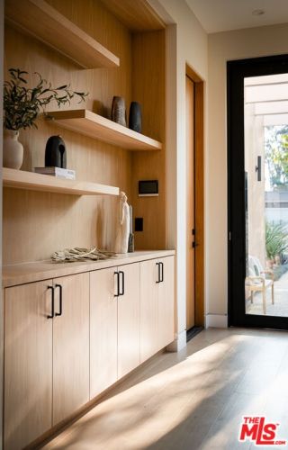 4552 Wortser Ave, North Hollywood CA  91604-1015 exterior