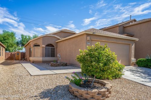 6431 Garden Stone Dr, Tucson, AZ 85756-8480