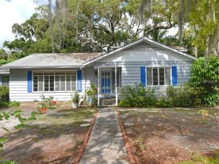 3001 Bay Shore Cir, Sarasota, FL 34234-5703