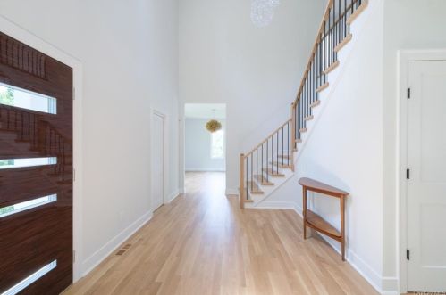 11 Manger Cir, New Rochelle NY  10803-2627 exterior