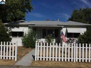 1220 Almar St, Concord, CA 94518-1310
