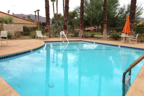 16 La Cerra Cir, Rancho Mirage CA  92270-3808 exterior