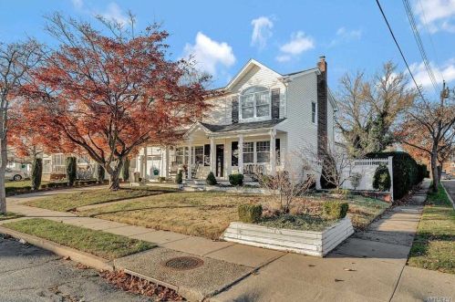 112 Brenner Ave, Bethpage, NY 11714-4339