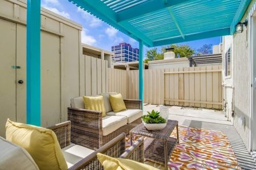 4168 Genesee Ave, San Diego CA  92111-2716 exterior