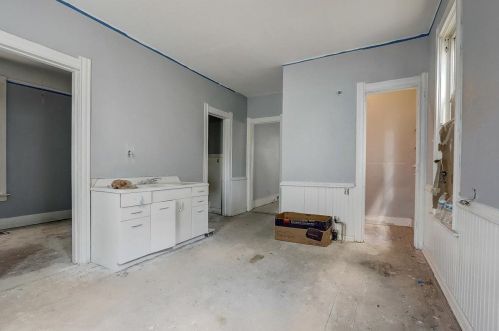 2443 Oakland Ave, Milwaukee WI  53211-4335 exterior