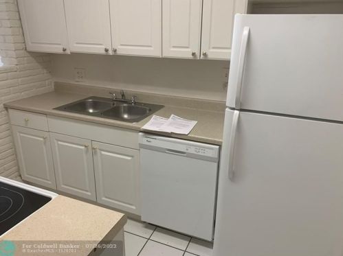 918 32nd Ave, Hollywood FL  33021-5519 exterior