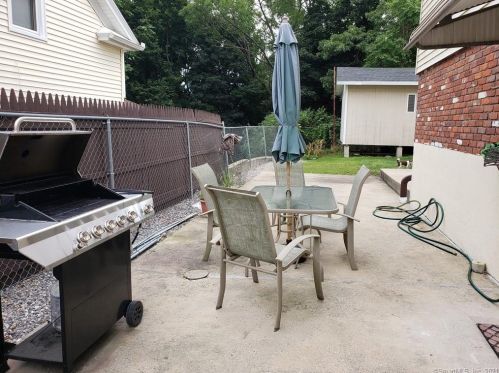 12 Hilltop Ave, Waterbury CT  06708-4709 exterior