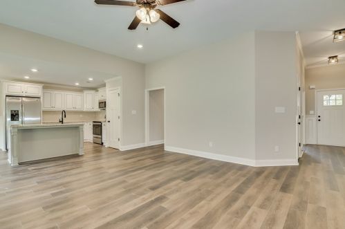 1211 Bubbling Springs Dr, Graniteville SC  29829 exterior