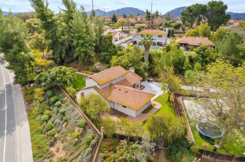 30669 Southern Cross Rd, Temecula CA  92592-3249 exterior