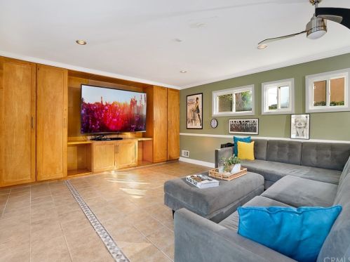 6520 Rosebay St, Long Beach CA  90808-4057 exterior