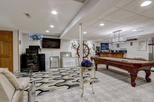 13190 Scarborough Dr, Waukesha WI  53151-6122 exterior
