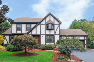 22 Bourbon St, Wayne, NJ 07470-5472