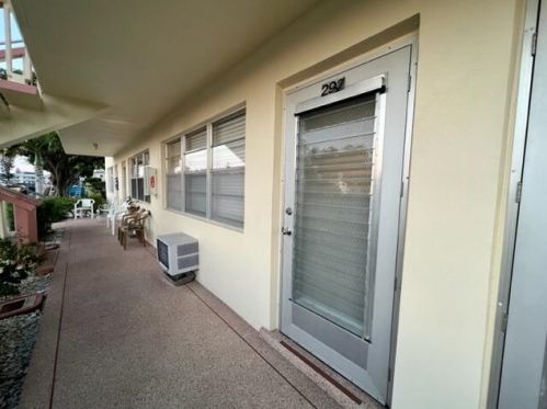 293 Camden M, West Palm Beach, FL 33417-2047