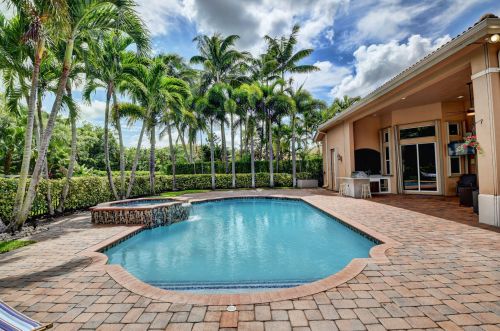 8696 Valhalla Dr, Delray Beach FL  33446-9568 exterior