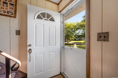 10 Purdy Ave, Elwood NY  11731-4503 exterior