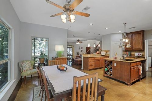 707 Main St, Waxahachie TX  75165-3233 exterior