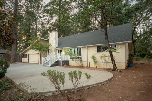 10048 Kenwood Dr, Grass Valley, CA 95949-9267