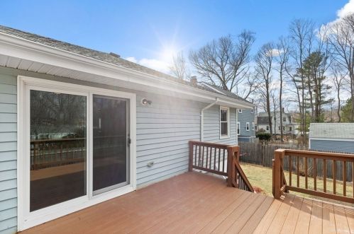 31 Jersey St, Dedham MA  02026-4942 exterior