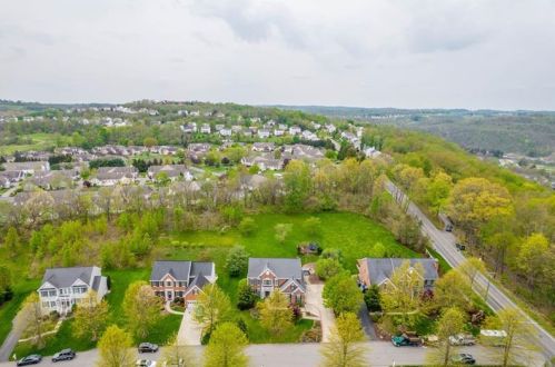 5802 Longview Cir, Bridgeville PA  15017-1277 exterior