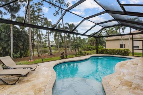 6573 Chestnut Cir, Naples, FL 34109-7811