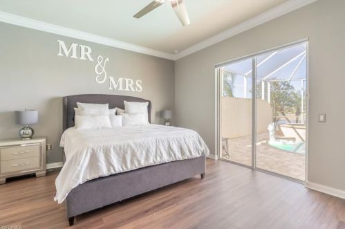 8506 Deimille Ct, Naples FL  34114-2712 exterior