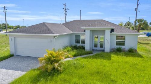 1726 16th Pl, Cape Coral, FL 33909-5400