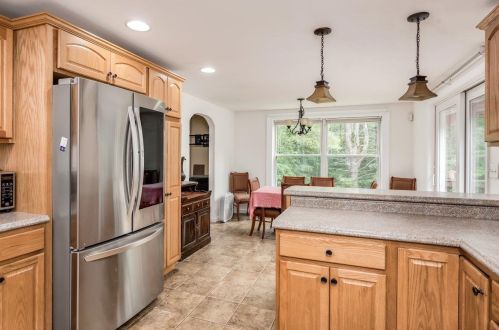 225 Raymond Rd, Deerfield NH  03037-1506 exterior